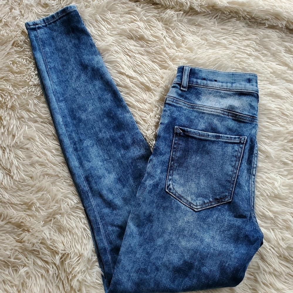 EXPRESS Faded and Destroyed Hi-Rise Jeggings - Picture 5 of 8